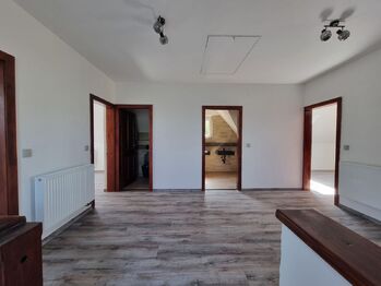 Hala v patře - Prodej domu 170 m², Hrejkovice