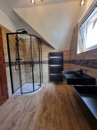 Koupelna v patře - Prodej domu 170 m², Hrejkovice