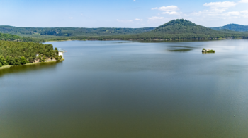 Prodej pozemku 3913 m², Doksy