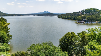 Prodej pozemku 3913 m², Doksy