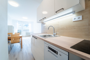 Pronájem bytu 2+kk v družstevním vlastnictví 49 m², Praha 4 - Háje