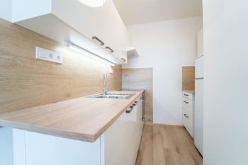 Pronájem bytu 2+kk v družstevním vlastnictví 49 m², Praha 4 - Háje