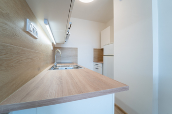 Pronájem bytu 2+kk v družstevním vlastnictví 49 m², Praha 4 - Háje