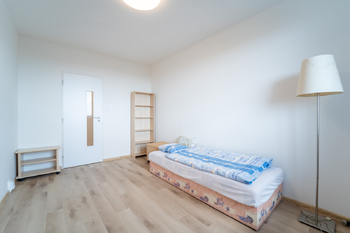 Pronájem bytu 2+kk v družstevním vlastnictví 49 m², Praha 4 - Háje