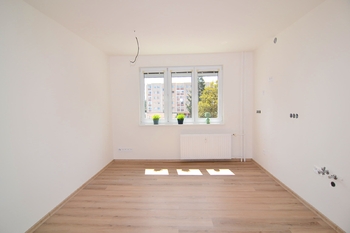 obývák - Pronájem bytu 2+1 v osobním vlastnictví 54 m², Praha 10 - Strašnice