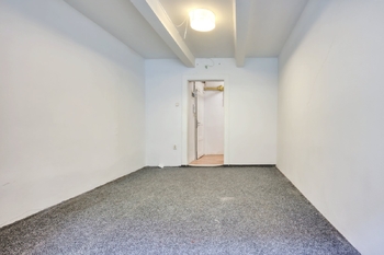 Menší místnost - Prodej bytu 2+kk v osobním vlastnictví 57 m², Praha 3 - Žižkov