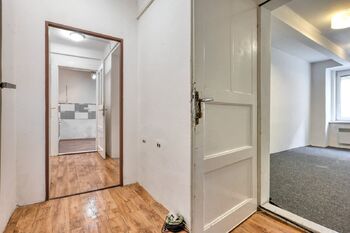 Chodba - Prodej bytu 2+kk v osobním vlastnictví 57 m², Praha 3 - Žižkov