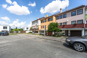 Prodej bytu 3+1 v osobním vlastnictví 62 m², Praha 9 - Vinoř