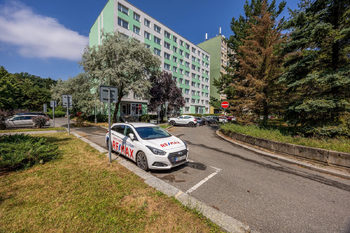 Pohled na budovu - Prodej bytu 3+1 v osobním vlastnictví 72 m², Praha 4 - Chodov