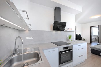 Pronájem bytu 2+kk v družstevním vlastnictví 55 m², Praha 5 - Hlubočepy
