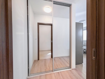 Pronájem bytu 2+kk v družstevním vlastnictví 55 m², Praha 5 - Hlubočepy