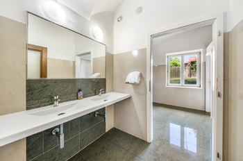 WC - Pronájem kancelářských prostor 17 m², Praha 8 - Libeň