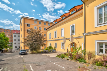 Dvůr - Pronájem kancelářských prostor 17 m², Praha 8 - Libeň
