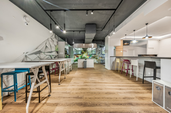 Kuchyň - Pronájem kancelářských prostor 17 m², Praha 8 - Libeň