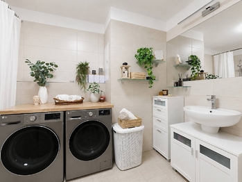 Koupelna s vanou - Prodej bytu 4+kk v družstevním vlastnictví 74 m², České Budějovice