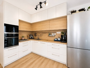 Obývací pokoj + kk - Prodej bytu 4+kk v družstevním vlastnictví 74 m², České Budějovice