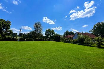 Prodej pozemku 1868 m², Lhenice