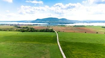 Prodej pozemku 72617 m², Pouzdřany