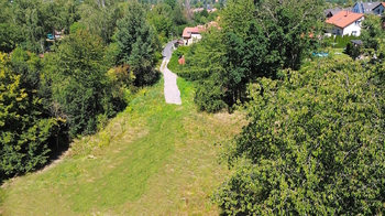 Pohled na pozemek - Prodej pozemku 3238 m², Mukařov