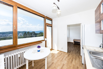 Kuchyně s jídelnou na západ - Prodej bytu 3+1 v osobním vlastnictví 60 m², Ústí nad Labem
