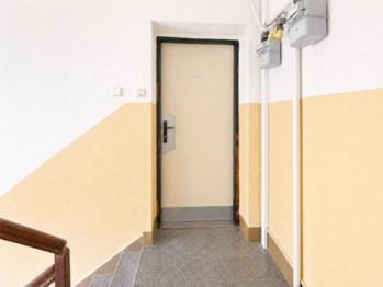Vchod do bytu - Prodej bytu 2+1 v osobním vlastnictví 59 m², České Budějovice