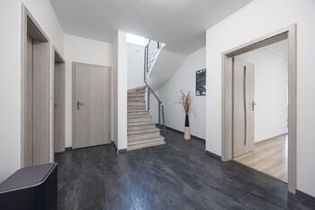 Chodba - Prodej domu 234 m², Tuřice
