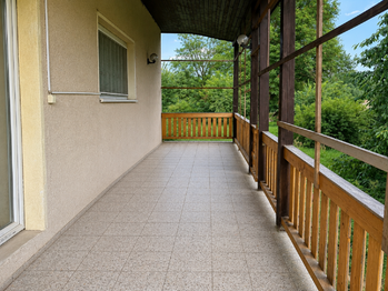 upraveno AI - Prodej domu 172 m², Ostrá