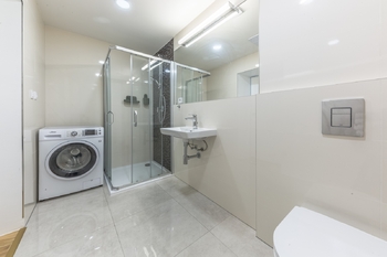 Prodej bytu 1+kk v osobním vlastnictví 36 m², Praha 8 - Karlín