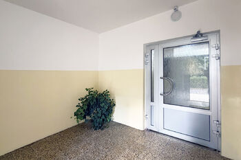 Vstupní hala - Prodej bytu 3+1 v osobním vlastnictví 65 m², Chodov