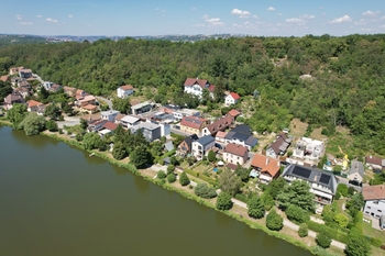 dům a okolí - Prodej domu 225 m², Praha 9 - Kyje