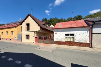 dům z ulice - Prodej domu 225 m², Praha 9 - Kyje