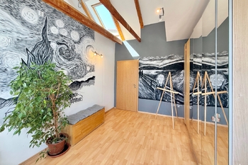 byt 1 - pokoj - Prodej domu 225 m², Praha 9 - Kyje
