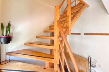 byt 3 - schodiště - Prodej domu 225 m², Praha 9 - Kyje