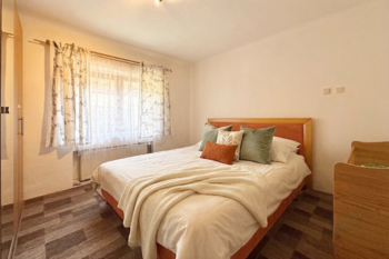 byt 2 - ložnice - Prodej domu 225 m², Praha 9 - Kyje
