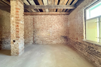 druhý dům k rekonstrukci - Prodej domu 225 m², Praha 9 - Kyje