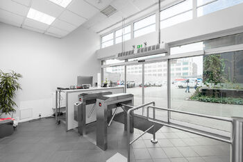 Pronájem kancelářských prostor 6400 m², Praha 9 - Vysočany