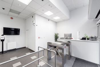 Pronájem kancelářských prostor 6400 m², Praha 9 - Vysočany