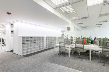 Pronájem kancelářských prostor 2800 m², Praha 9 - Vysočany