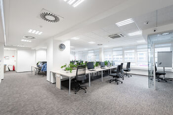 Pronájem kancelářských prostor 2800 m², Praha 9 - Vysočany