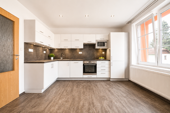 Kuchyň  - Pronájem bytu 3+kk v osobním vlastnictví 68 m², Velké Poříčí