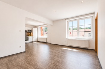 Obývací pokoj - Pronájem bytu 3+kk v osobním vlastnictví 68 m², Velké Poříčí