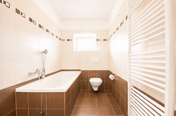 Koupelna - Pronájem bytu 3+kk v osobním vlastnictví 68 m², Velké Poříčí