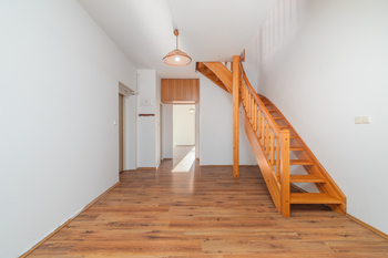 Obývací pokoj / ložnice - Prodej bytu 2+1 v osobním vlastnictví 70 m², Plzeň