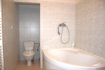 Koupelna - Prodej bytu 2+1 v osobním vlastnictví 70 m², Plzeň
