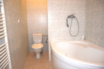 Koupelna - Prodej bytu 2+1 v osobním vlastnictví 70 m², Plzeň