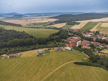 Prodej pozemku 1992 m², Hředle