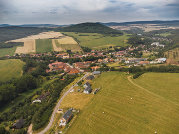 Prodej pozemku 1992 m², Hředle