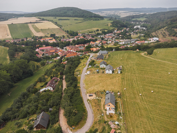 Prodej pozemku 1992 m², Hředle