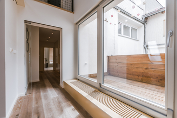 POHLED NA TERASU - Prodej bytu 3+kk v osobním vlastnictví 144 m², Praha 3 - Žižkov