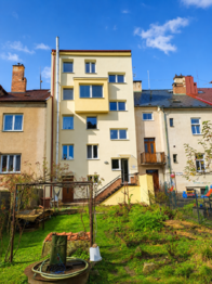 dům od východu- ze zahrady - Prodej bytu 3+1 v osobním vlastnictví 66 m², České Budějovice